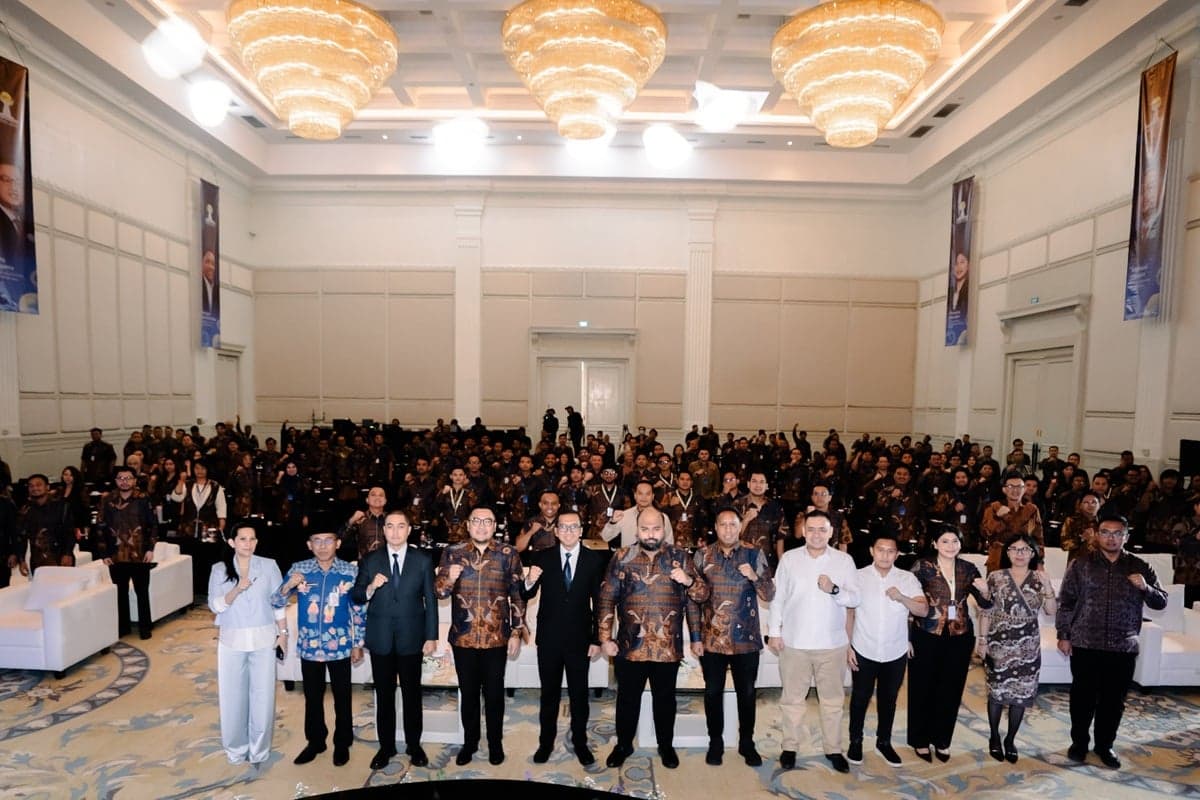 Menteri dan Deretan Tokoh Daerah Bedah Transisi Ekonomi Jakarta Menteri dan Deretan Tokoh Daerah Bedah Transisi Ekonomi Jakarta