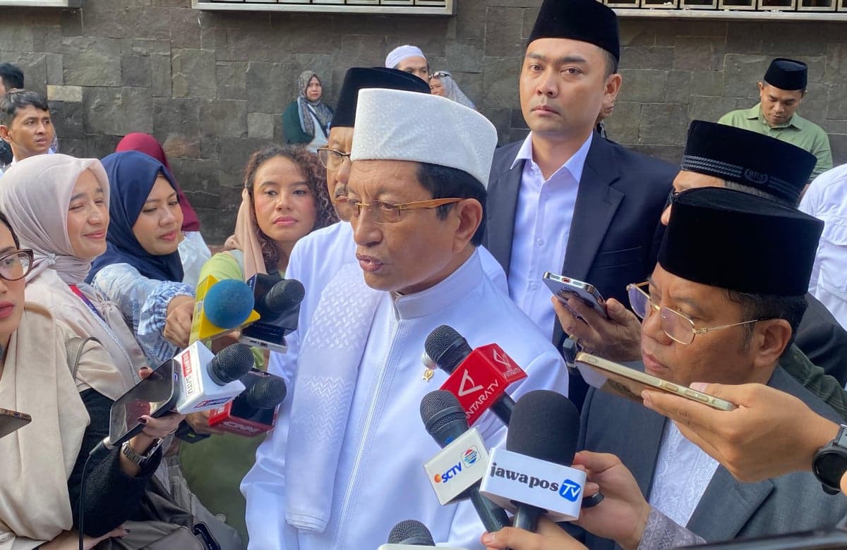 Prabowo Salat Iduladha di Paris, Menag: Tetap Ikuti Perkembangan di Istiqlal Prabowo Salat Iduladha di Paris, Menag: Tetap Ikuti Perkembangan di Istiqlal
