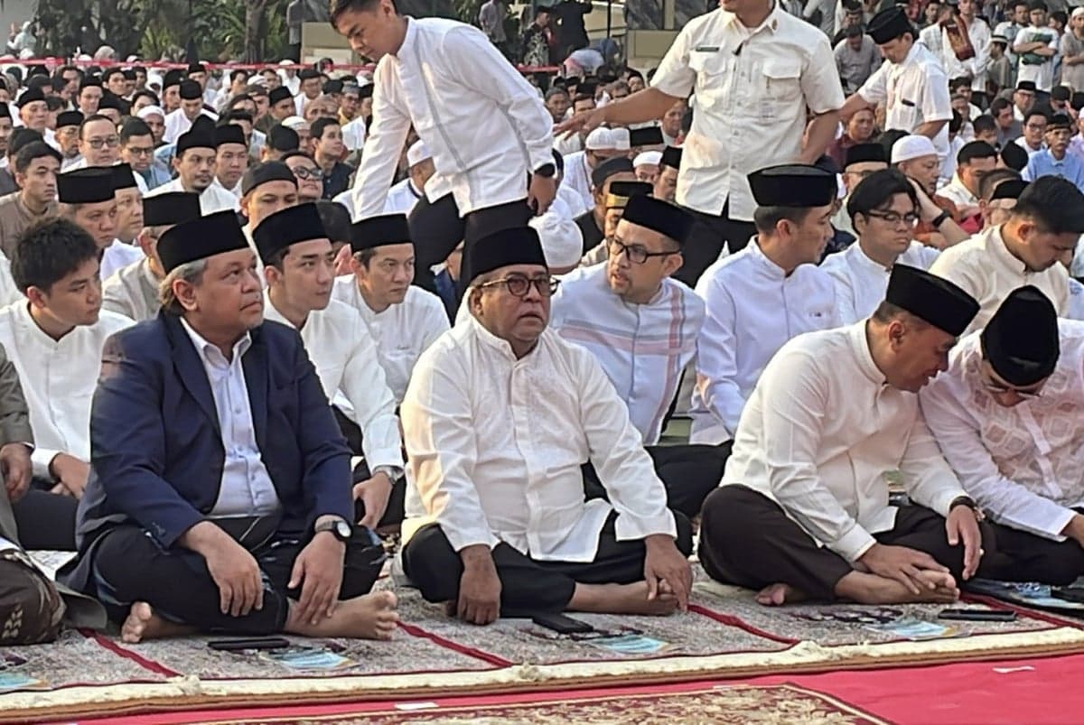 Ratusan Warga Salat Iduladha di Balai Kota Jakarta, Dihadiri Wagub Rano Karno Ratusan Warga Salat Iduladha di Balai Kota Jakarta, Dihadiri Wagub Rano Karno