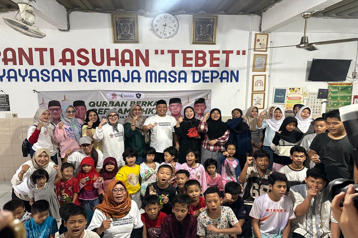 Berbagi Daging Kurban ke Panti Asuhan Tebet, AYP: HKTI Ingin Generasi Penerus Bangsa Selalu Sehat Berbagi Daging Kurban ke Panti Asuhan Tebet, AYP: HKTI Ingin Generasi Penerus Bangsa Selalu Sehat