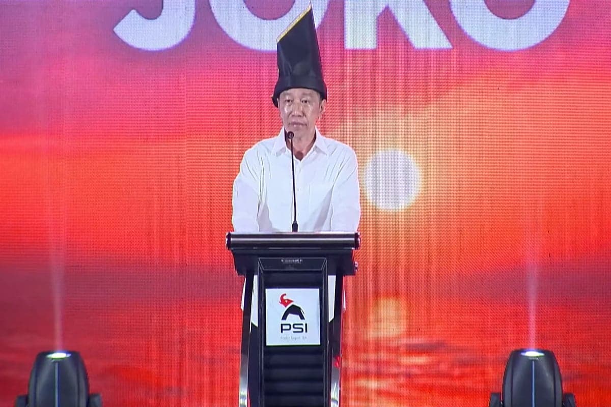 Silakan Jokowi Keliling Indonesia, PDIP: Bebas, tapi Harus Tunjukkan Ijazah Silakan Jokowi Keliling Indonesia, PDIP: Bebas, tapi Harus Tunjukkan Ijazah