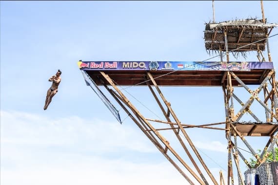 Aidan Heslop Rajai Red Bull Cliff Diving 2026 di Broken Beach Aidan Heslop Rajai Red Bull Cliff Diving 2026 di Broken Beach