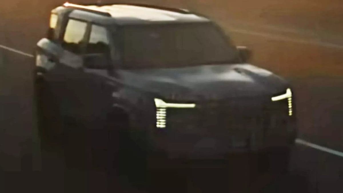 Setelah Lima Tahun Hilang, Mitsubishi Pajero Akhirnya Kembali di Akhir 2026 Setelah Lima Tahun Hilang, Mitsubishi Pajero Akhirnya Kembali di Akhir 2026