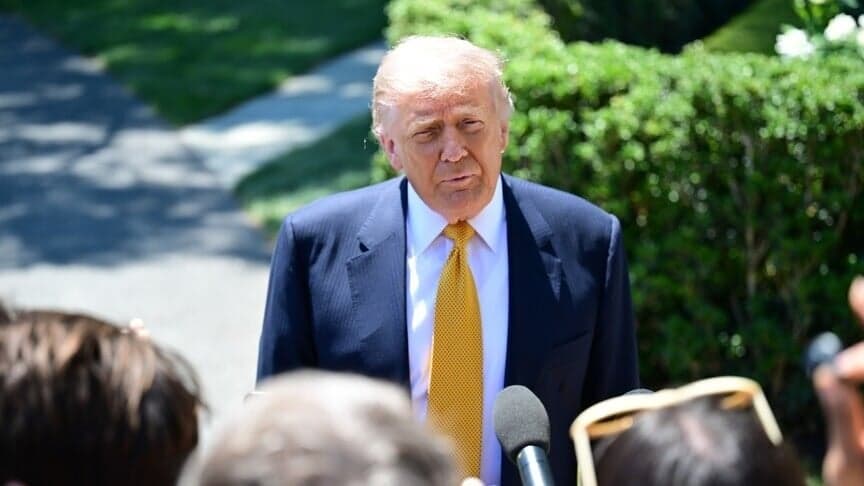 Trump Akui AS Seharusnya Tidak Berada di Iran Trump Akui AS Seharusnya Tidak Berada di Iran