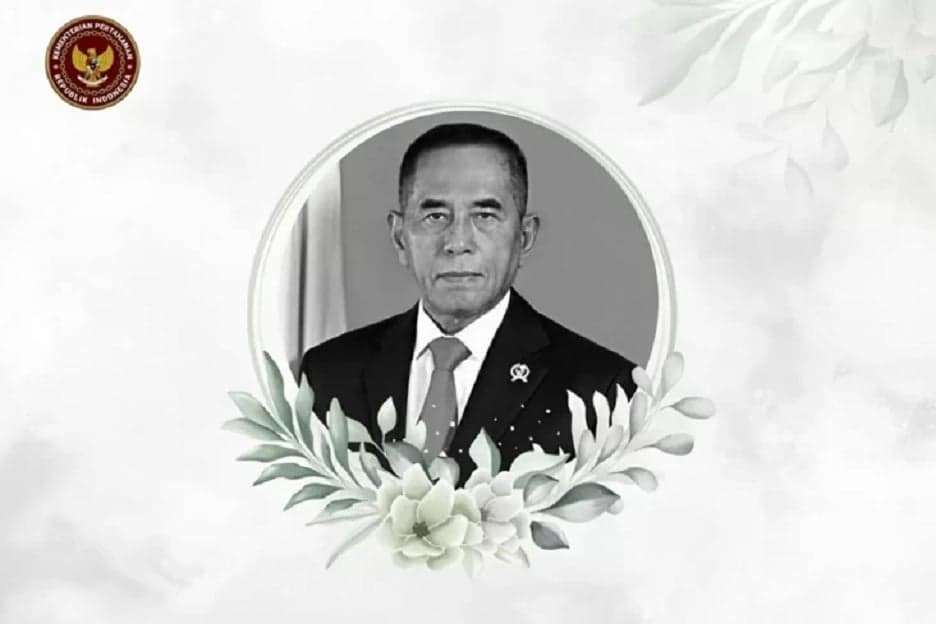 Menhan Sjafrie Sjamsoeddin Pimpin Upacara Pemakaman Jenazah Ryamizard Ryacudu di TMP Kalibata Menhan Sjafrie Sjamsoeddin Pimpin Upacara Pemakaman Jenazah Ryamizard Ryacudu di TMP Kalibata