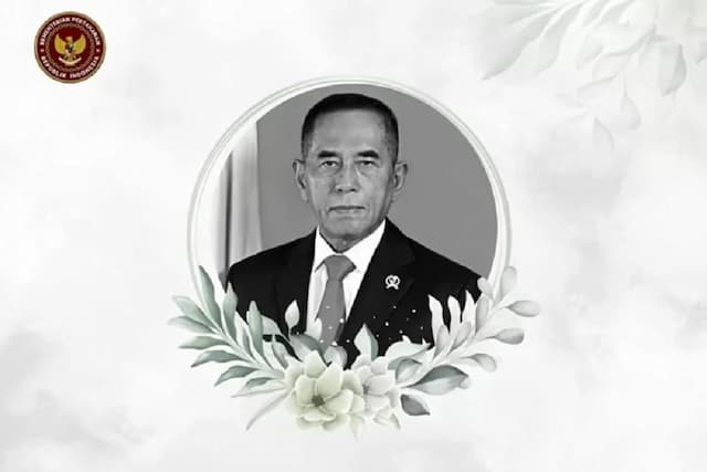 Menhan Sjafrie Sjamsoeddin Pimpin Upacara Pemakaman Jenazah Ryamizard Ryacudu di TMP Kalibata Menhan Sjafrie Sjamsoeddin Pimpin Upacara Pemakaman Jenazah Ryamizard Ryacudu di TMP Kalibata
