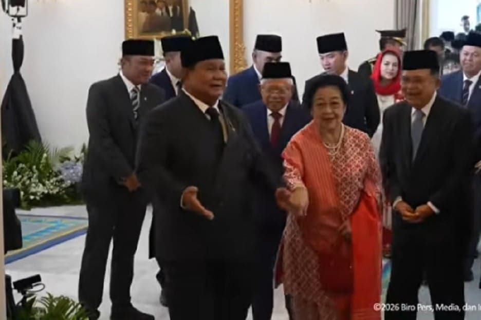 Momen Hangat Prabowo-Megawati, Tertawa hingga Bergandeng Tangan Momen Hangat Prabowo-Megawati, Tertawa hingga Bergandeng Tangan