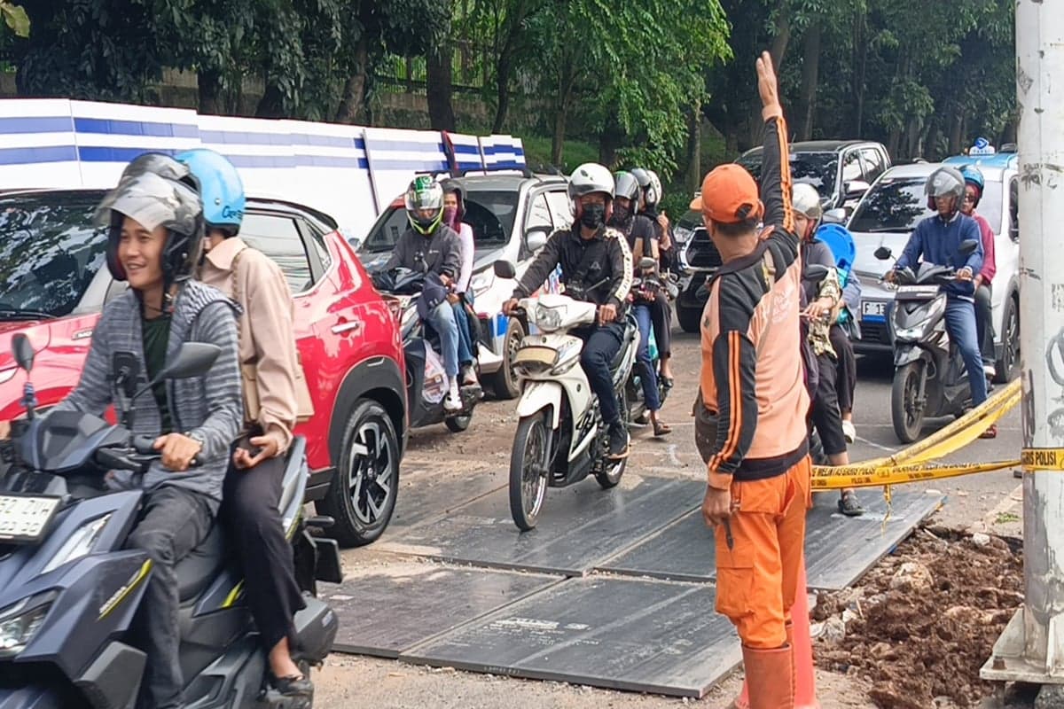 Jalan Lenteng Agung Arah Depok Ditutup Sementara, Ini Jalur Alternatif bagi Pengendara Jalan Lenteng Agung Arah Depok Ditutup Sementara, Ini Jalur Alternatif bagi Pengendara