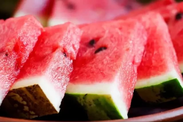 Kaya Nutrisi, Semangka Ternyata Berkhasiat Turunkan Risiko Penyakit Jantung Kaya Nutrisi, Semangka Ternyata Berkhasiat Turunkan Risiko Penyakit Jantung