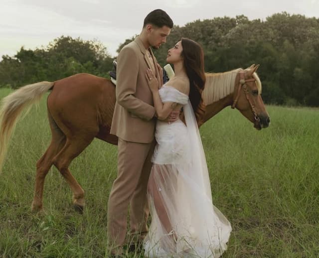 Foto Prewed Jennifer Coppen dan Justin Hubner Tampak Anggun dan Gagah Bernuansa Alam Foto Prewed Jennifer Coppen dan Justin Hubner Tampak Anggun dan Gagah Bernuansa Alam