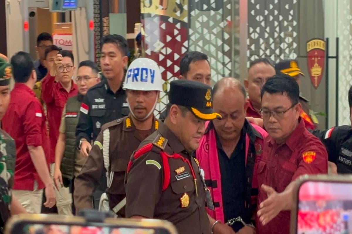 Penampakan Kepala BGN Dadan Hindayana Pakai Rompi Pink Kejagung Penampakan Kepala BGN Dadan Hindayana Pakai Rompi Pink Kejagung