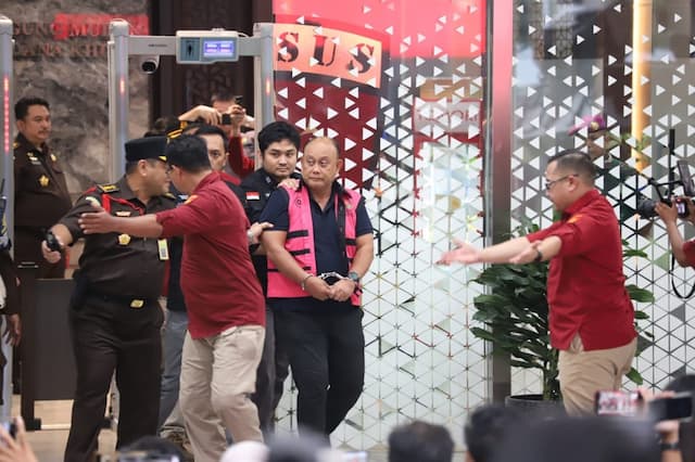Jadi Tersangka Korupsi MBG, Dadan Hindayana Punya Harta Kekayaan Rp9 Miliar Jadi Tersangka Korupsi MBG, Dadan Hindayana Punya Harta Kekayaan Rp9 Miliar