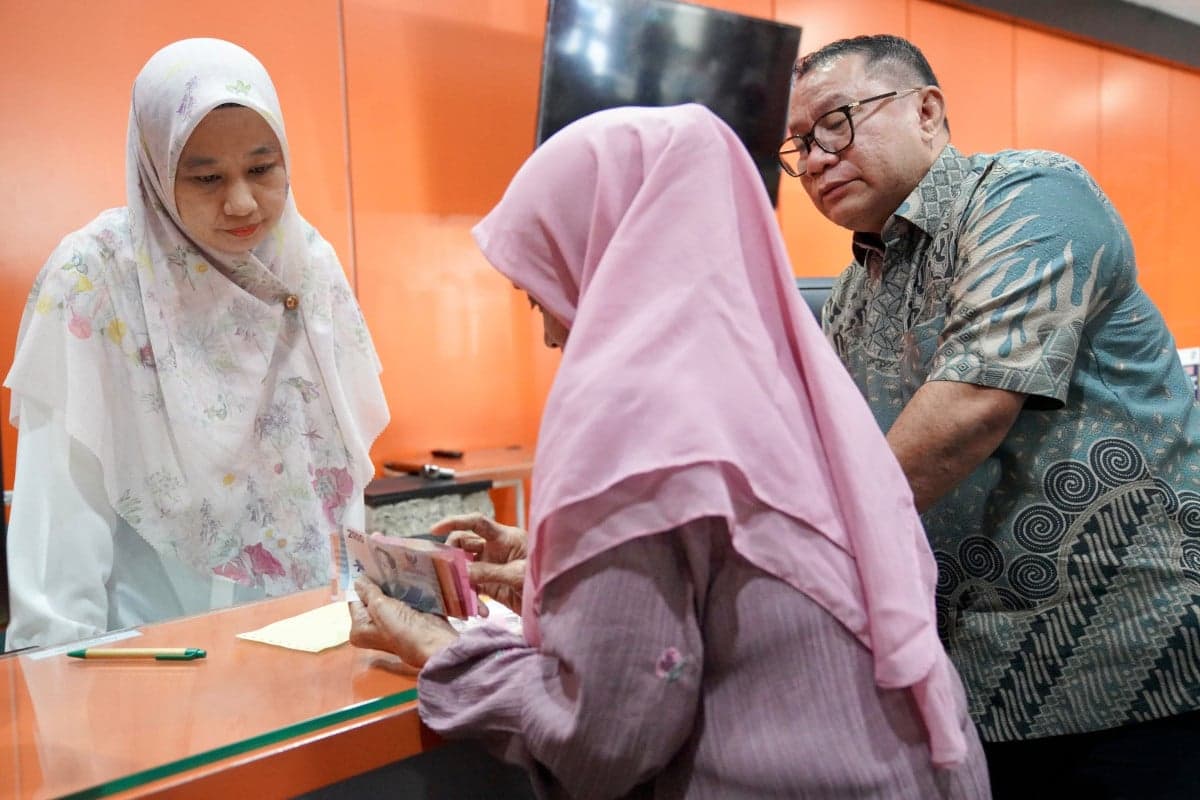 Hari Pertama Penyaluran, TASPEN Sukses Transfer Gaji ke-13 untuk 99 Peserta Pensiun Hari Pertama Penyaluran, TASPEN Sukses Transfer Gaji ke-13 untuk 99 Peserta Pensiun