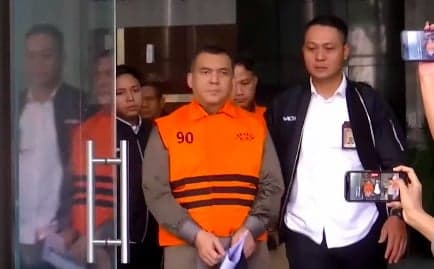 Wamen Imipas Silmy Karim Tersangka Kasus Pemerasan Ratusan Miliar Wamen Imipas Silmy Karim Tersangka Kasus Pemerasan Ratusan Miliar