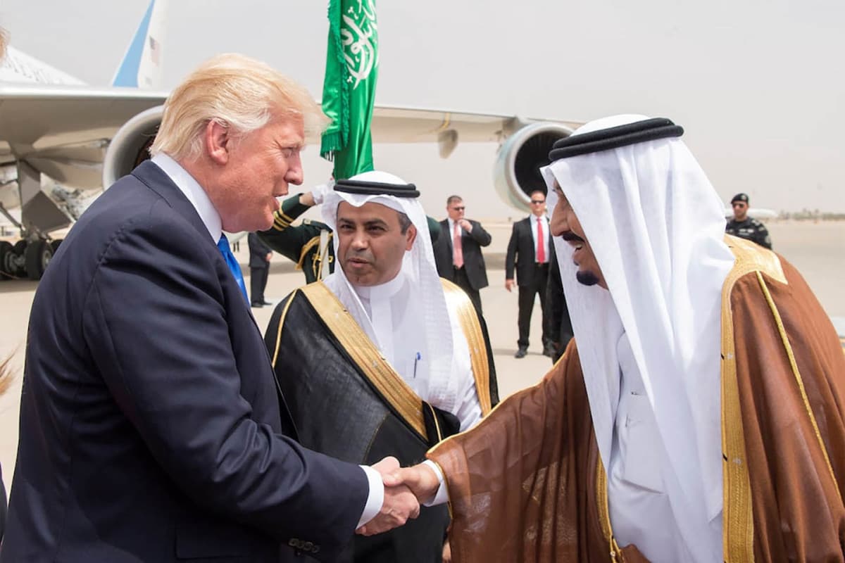 Trump Ingin Arab Saudi Tanam Duit Lebih Banyak di AS, Bidik Investasi Rp16.60 Triliun Trump Ingin Arab Saudi Tanam Duit Lebih Banyak di AS, Bidik Investasi Rp16.60 Triliun