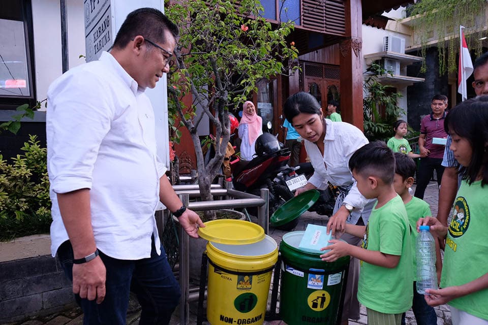 Peduli Lingkungan, Astra Credit Companies Beri Workshop Pemilahan Sampah Peduli Lingkungan, Astra Credit Companies Beri Workshop Pemilahan Sampah