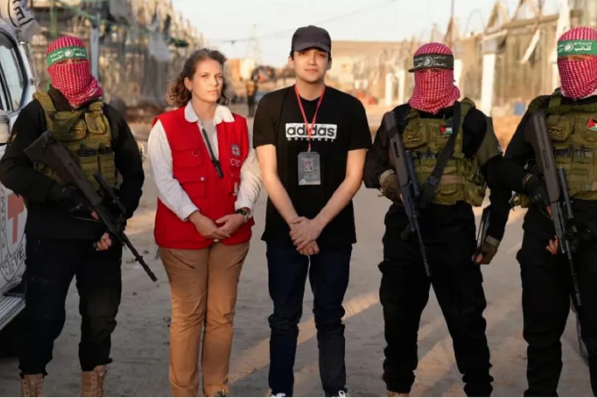 Hamas Bebaskan Sandera Israel-Amerika Edan Alexander, Zionis Tetap Bombardir Gaza Hamas Bebaskan Sandera Israel-Amerika Edan Alexander, Zionis Tetap Bombardir Gaza