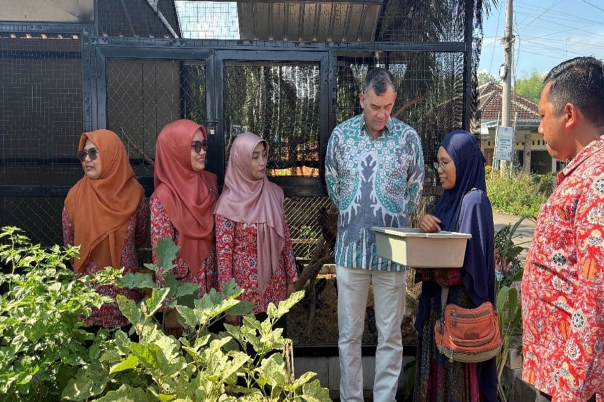 Circular Food Garden Ajarkan Ketahanan Pangan dan Lingkungan di SD Mojokerto Circular Food Garden Ajarkan Ketahanan Pangan dan Lingkungan di SD Mojokerto