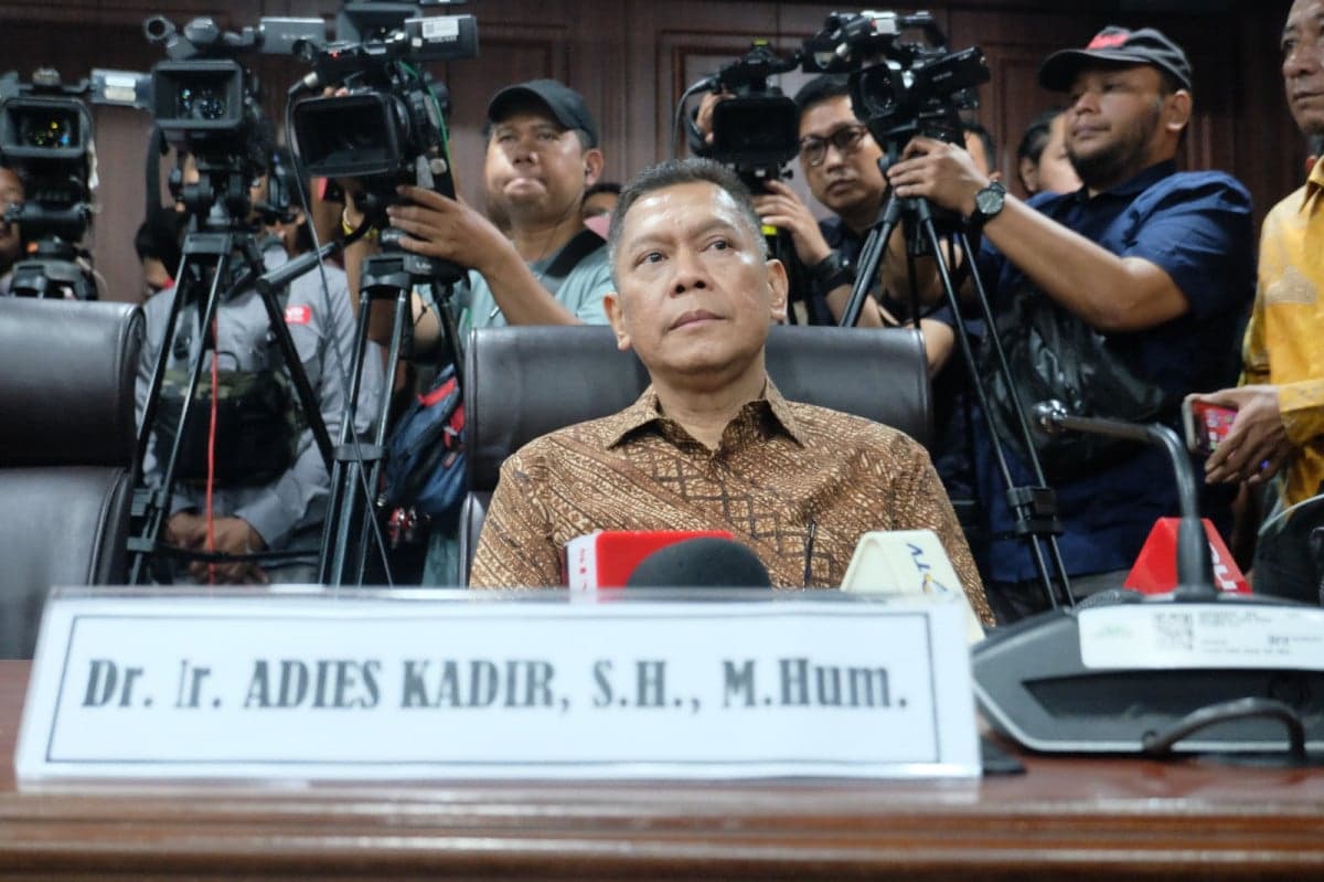 Gantikan Arief Hidayat, Adies Kadir Segera Ucapkan Sumpah sebagai Hakim MK Gantikan Arief Hidayat, Adies Kadir Segera Ucapkan Sumpah sebagai Hakim MK