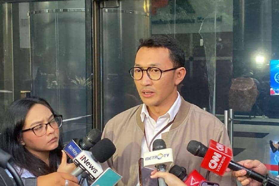 17 Orang Ditangkap Dalam OTT KPK di Ditjen Bea Cukai 17 Orang Ditangkap Dalam OTT KPK di Ditjen Bea Cukai