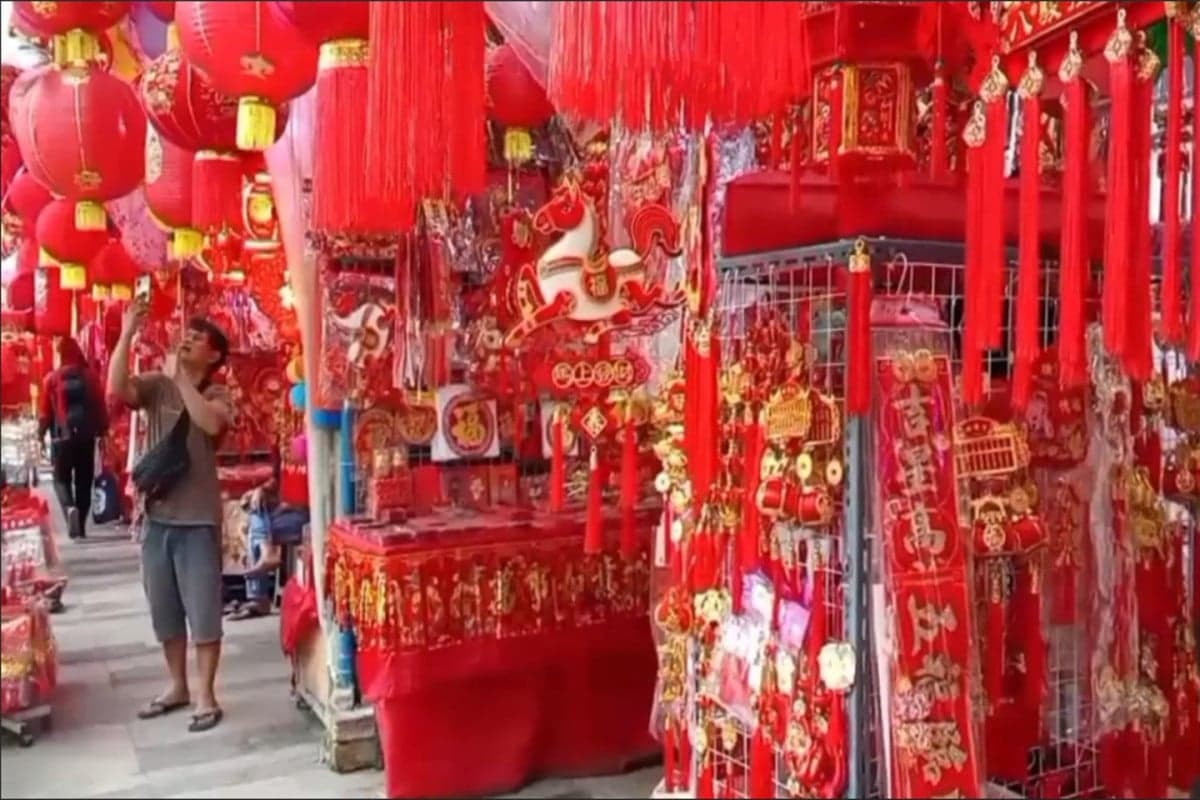 Riuh Imlek di Petak Sembilan: Lampion, Kuliner, dan Tradisi yang Tak Pernah Sepi Riuh Imlek di Petak Sembilan: Lampion, Kuliner, dan Tradisi yang Tak Pernah Sepi