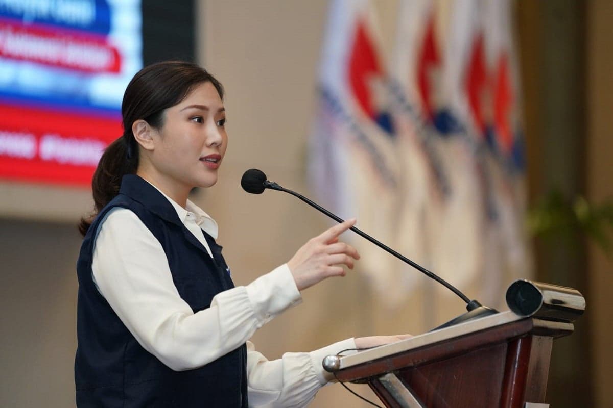 Tularkan Energi Petarung Abdul Hayat ke Kader, Angela: Karena Kita Hadapi Raksasa Tularkan Energi Petarung Abdul Hayat ke Kader, Angela: Karena Kita Hadapi Raksasa