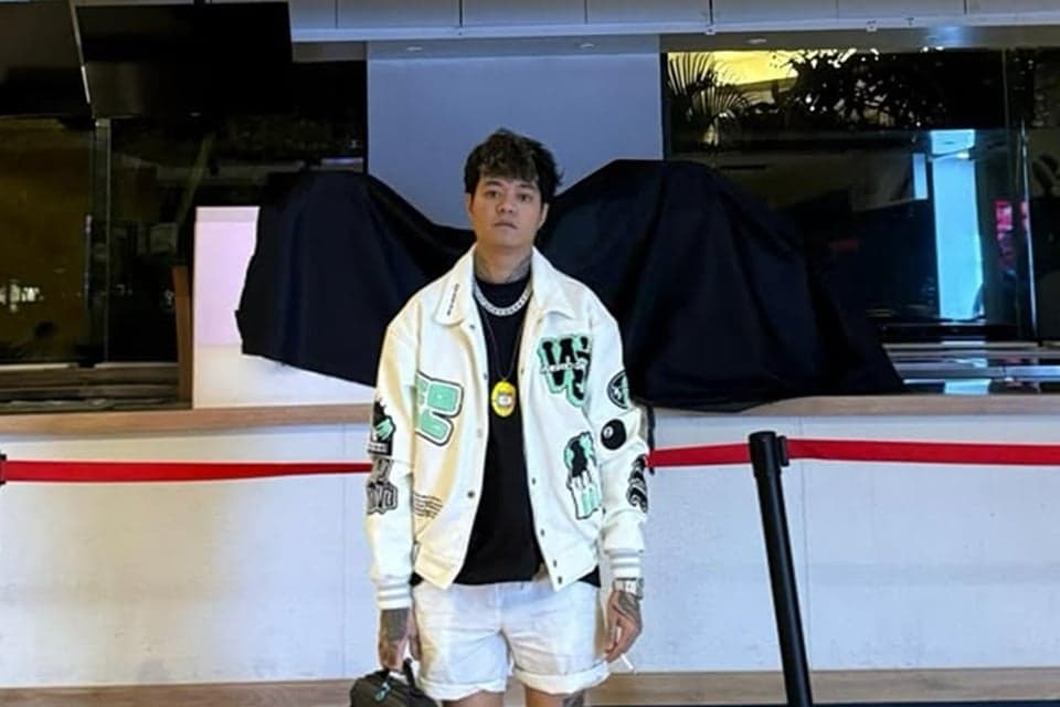 Viral Diduga Tabung Whip Pink di Rumah Reza Arap, Awkarin Unggah Emoji Patah Hati Viral Diduga Tabung Whip Pink di Rumah Reza Arap, Awkarin Unggah Emoji Patah Hati