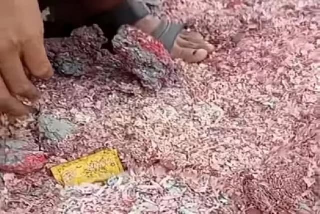 Ungkap Cacahan Duit di TPS Bekasi Hasil Pemusnahan BI, Polisi: Mau Dibuang ke Bantargebang Ungkap Cacahan Duit di TPS Bekasi Hasil Pemusnahan BI, Polisi: Mau Dibuang ke Bantargebang