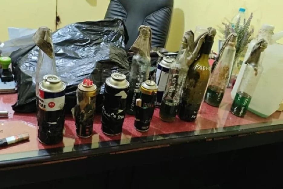Pelajar SMP yang Lempar Molotov ke Sekolah Satu Komunitas dengan Siswa SMA 72 Jakarta Pelajar SMP yang Lempar Molotov ke Sekolah Satu Komunitas dengan Siswa SMA 72 Jakarta