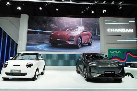 Tampil Perdana di IIMS, Changan Janji Siap Hadirkan Mobil China Berkualitas Tampil Perdana di IIMS, Changan Janji Siap Hadirkan Mobil China Berkualitas