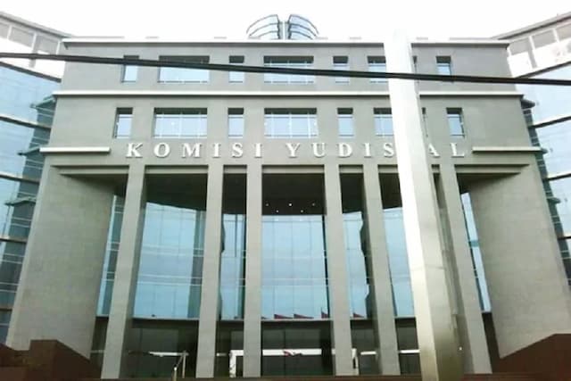 KY Sesalkan Ketua dan Wakil Pengadilan Negeri Depok Terjaring OTT KPK KY Sesalkan Ketua dan Wakil Pengadilan Negeri Depok Terjaring OTT KPK