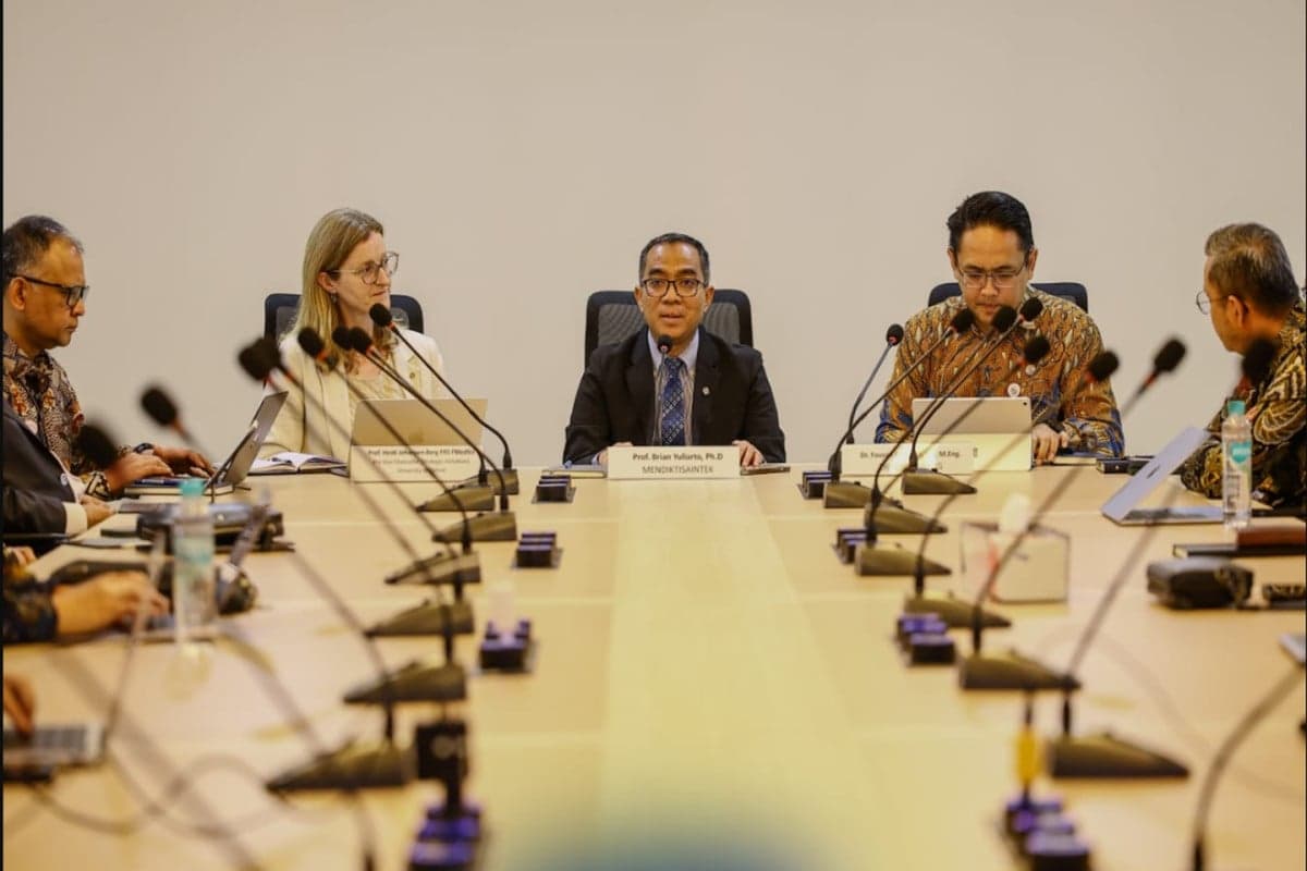 Bangun 10 Fakultas Kedokteran, Kemendiktisaintek Jajaki Kemitraan dengan Oxford Bangun 10 Fakultas Kedokteran, Kemendiktisaintek Jajaki Kemitraan dengan Oxford