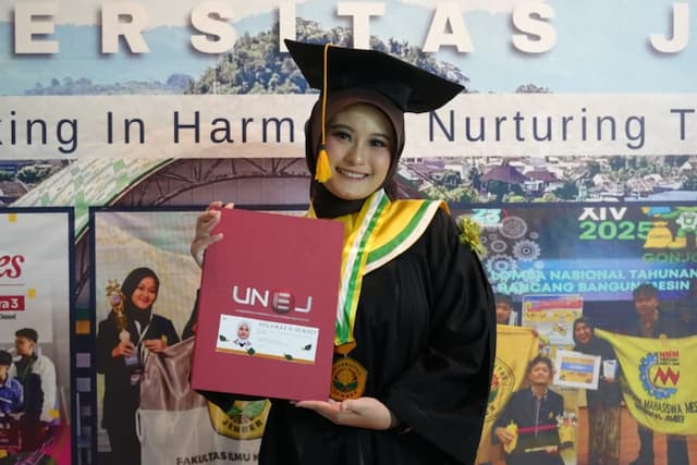 Kisah Nadiya, Wisudawan UNEJ dan Calon Dokter Gigi yang Jadi Lulusan Terbaik Kisah Nadiya, Wisudawan UNEJ dan Calon Dokter Gigi yang Jadi Lulusan Terbaik