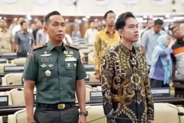 Mutasi TNI, Kolonel Devy Kristiono Ajudan Gibran Pecah Bintang Jadi Brigjen Mutasi TNI, Kolonel Devy Kristiono Ajudan Gibran Pecah Bintang Jadi Brigjen