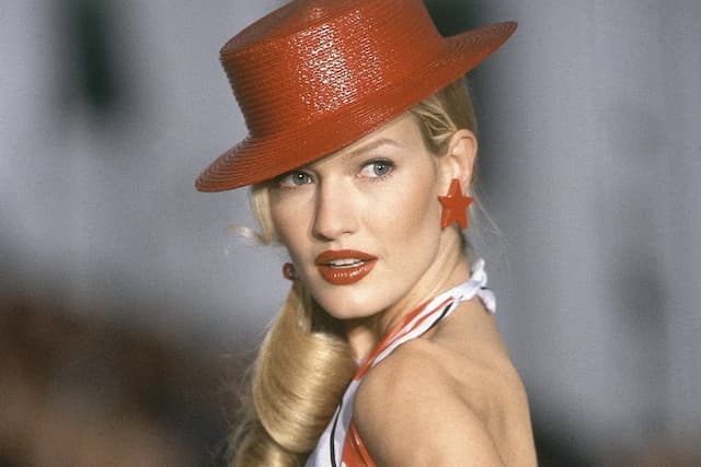 Siapa Karen Mulder? Supermodel 90-an yang Kisahnya Kembali Disorot Terkait Epstein Files Siapa Karen Mulder? Supermodel 90-an yang Kisahnya Kembali Disorot Terkait Epstein Files