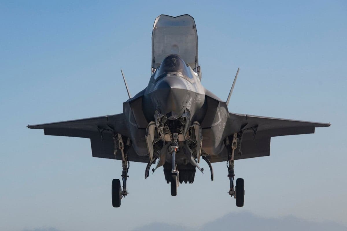 Singapura Akan Jadi Negara Pertama yang Operasikan Jet Siluman F-35 STOVL Non-Kapal Induk Singapura Akan Jadi Negara Pertama yang Operasikan Jet Siluman F-35 STOVL Non-Kapal Induk