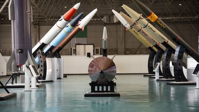 5 Alasan Iran Tolak Pembatasan Misil dalam Negosiasi dengan AS 5 Alasan Iran Tolak Pembatasan Misil dalam Negosiasi dengan AS