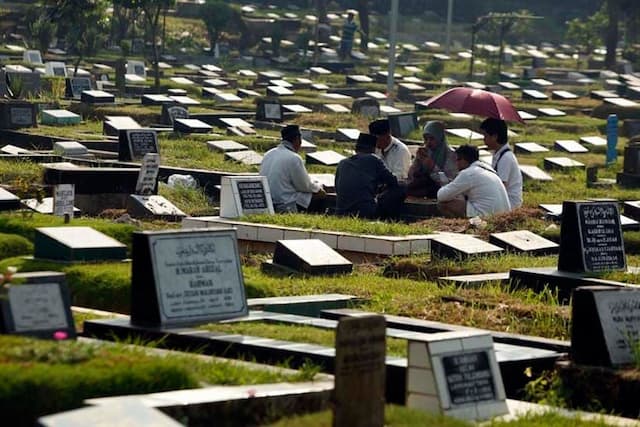 Bacaan Doa Ziarah Kubur Menjelang Ramadan Beserta Adab, dan Tata Caranya Bacaan Doa Ziarah Kubur Menjelang Ramadan Beserta Adab, dan Tata Caranya