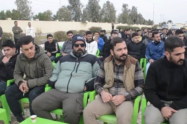 Hampir 5.000 Warga Irak Teken Sumpah Membela Iran Melawan AS Tanpa Kompensasi Hampir 5.000 Warga Irak Teken Sumpah Membela Iran Melawan AS Tanpa Kompensasi