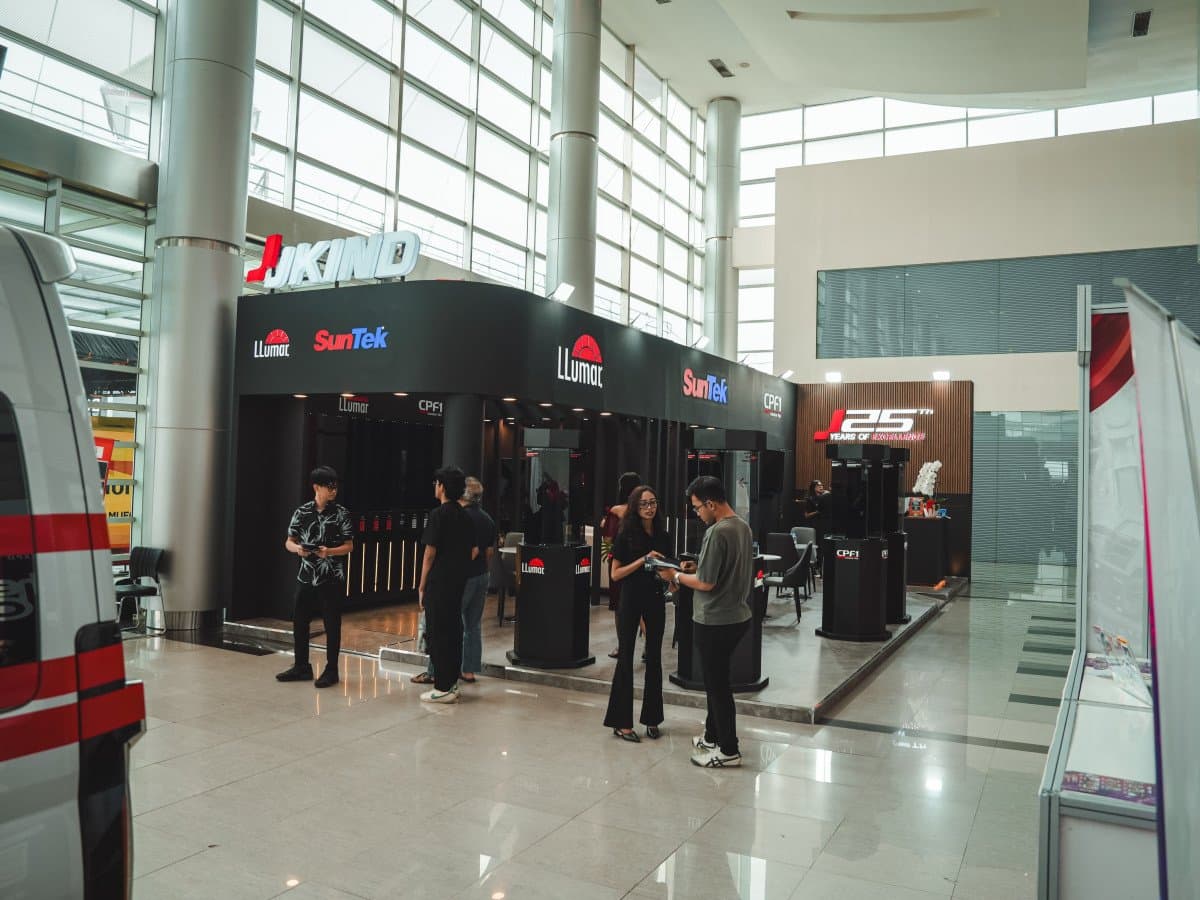 Bukan Sekadar Gelap: Menakar Nyali SunTek Menantang Dominasi Pemain Lama Kaca Film Bukan Sekadar Gelap: Menakar Nyali SunTek Menantang Dominasi Pemain Lama Kaca Film