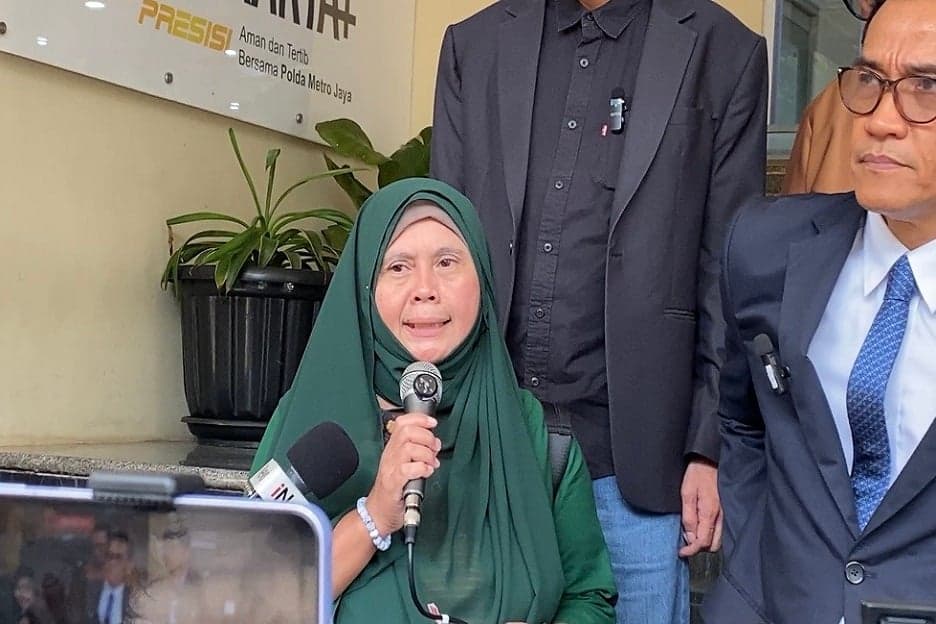 Diperiksa Polisi sebagai Ahli, Leony Heran Roy Suryo Mendapat Kriminalisasi Atas Penelitiannya Diperiksa Polisi sebagai Ahli, Leony Heran Roy Suryo Mendapat Kriminalisasi Atas Penelitiannya