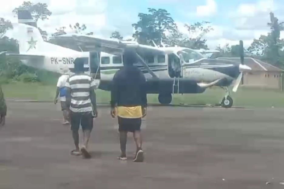 Kronologi Penembakan Pesawat PK-SNR di Papua yang Tewaskan 2 Pilot Kronologi Penembakan Pesawat PK-SNR di Papua yang Tewaskan 2 Pilot