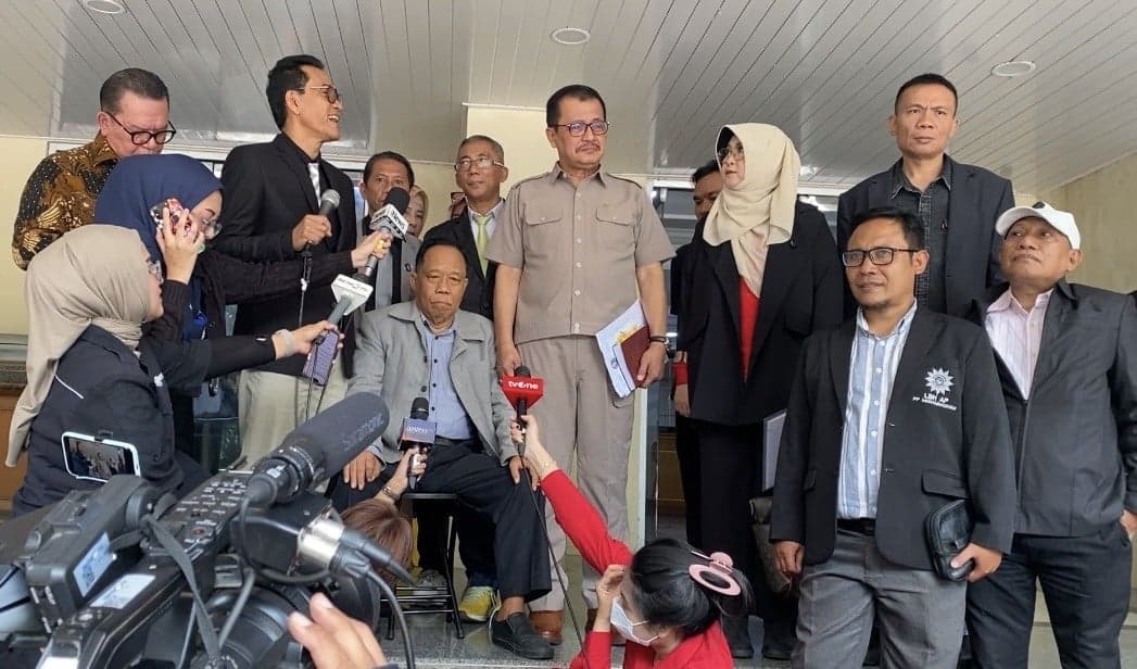 Kasus Ijazah Jokowi, Kang Sobary Sebut Roy Suryo Cs Sedang Jalankan Peran Intelektual Kasus Ijazah Jokowi, Kang Sobary Sebut Roy Suryo Cs Sedang Jalankan Peran Intelektual