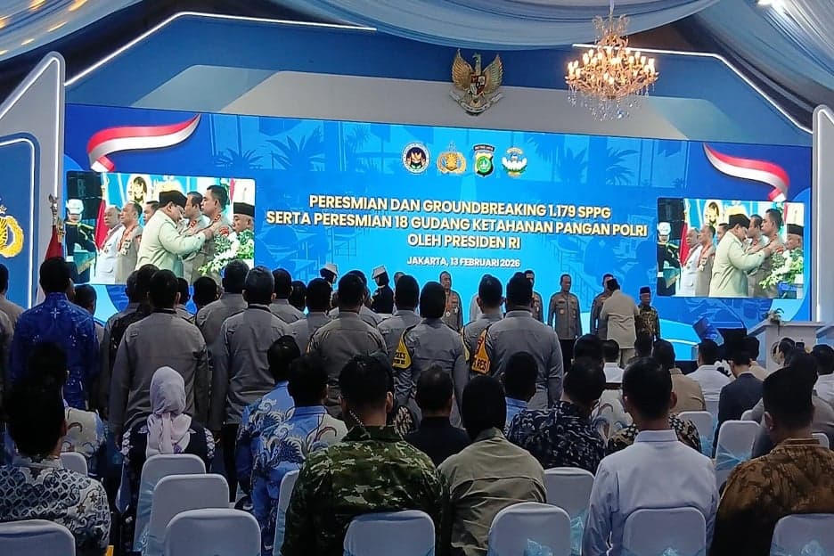 Presiden Prabowo Beri Bintang Jasa kepada Kepala BGN, Wakapolri, hingga Irwasum Polri Presiden Prabowo Beri Bintang Jasa kepada Kepala BGN, Wakapolri, hingga Irwasum Polri