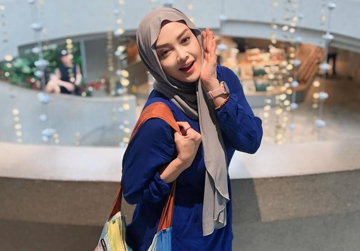 Terry Putri Ungkap Beratnya Puasa di Amerika Serikat: Sulit Cari Halal hingga Tarawih Antar Kota Terry Putri Ungkap Beratnya Puasa di Amerika Serikat: Sulit Cari Halal hingga Tarawih Antar Kota