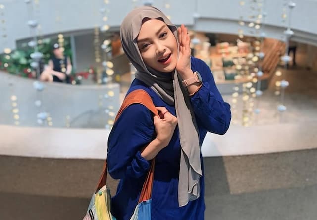 Terry Putri Ungkap Beratnya Puasa di Amerika Serikat: Sulit Cari Halal hingga Tarawih Antar Kota Terry Putri Ungkap Beratnya Puasa di Amerika Serikat: Sulit Cari Halal hingga Tarawih Antar Kota