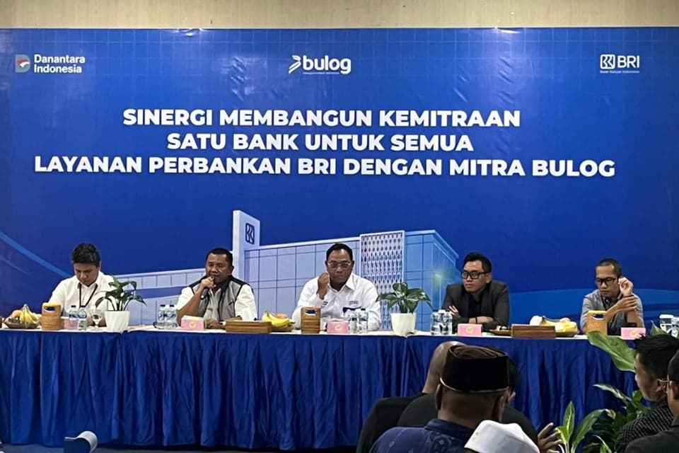 BRI Bangun Kemitraan Satu Bank untuk Semua dengan Mitra Bulog di NTB BRI Bangun Kemitraan Satu Bank untuk Semua dengan Mitra Bulog di NTB