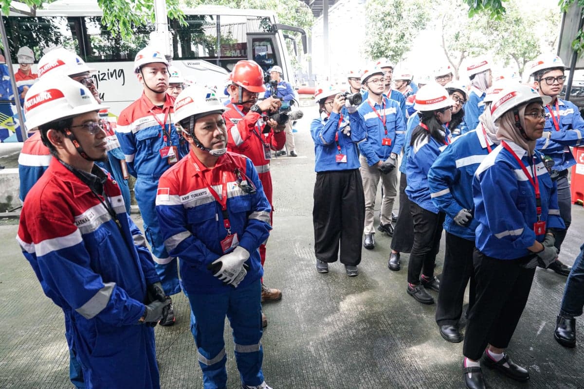 Pertamina Patra Niaga Jelaskan Proses Distribusi dan QC BBM kepada para Pimpinan Media Pertamina Patra Niaga Jelaskan Proses Distribusi dan QC BBM kepada para Pimpinan Media