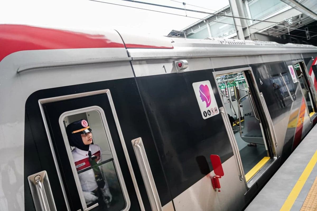Gangguan Wesel di Stasiun Manggarai, Perjalanan KRL Mengalami Keterlambatan Gangguan Wesel di Stasiun Manggarai, Perjalanan KRL Mengalami Keterlambatan