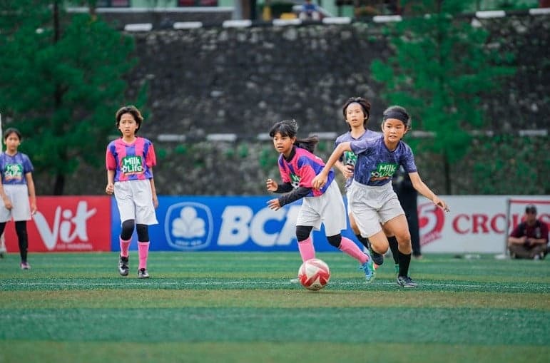 Persaingan Ketat Warnai Final MilkLife Soccer Challenge Seri 2 di Jakarta dan Solo, Ini Daftar Juaranya! Persaingan Ketat Warnai Final MilkLife Soccer Challenge Seri 2 di Jakarta dan Solo, Ini Daftar Juaranya!